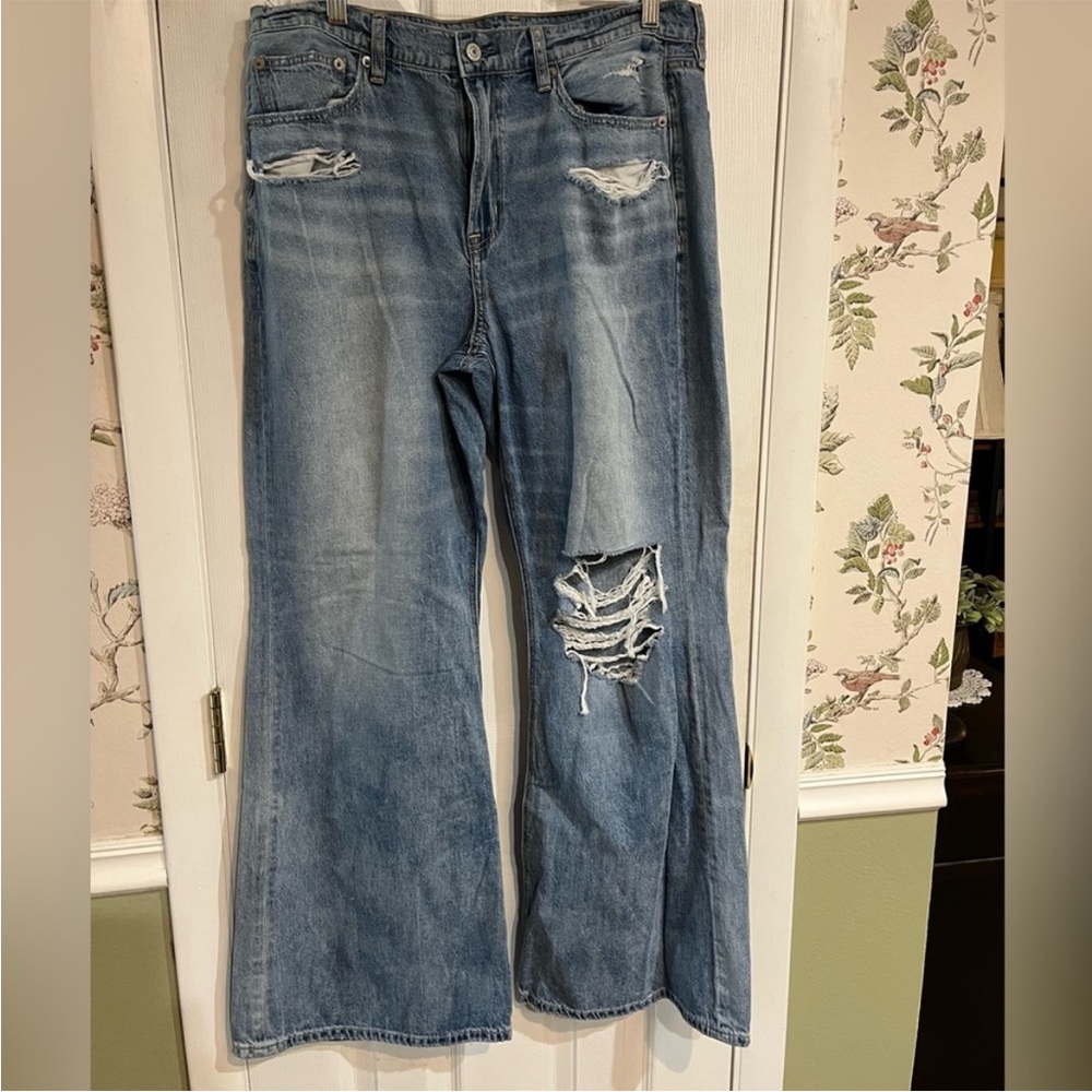 American Eagle Ripped Jeans